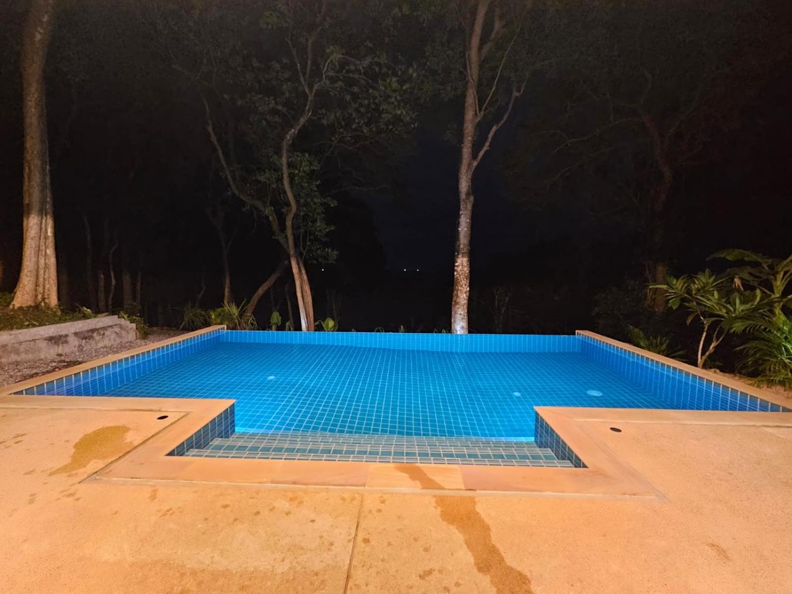 Vila Beachfront In Rawai *